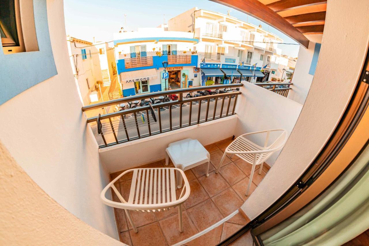 Hostal La Savina ลาซาวีนา ภายนอก รูปภาพ