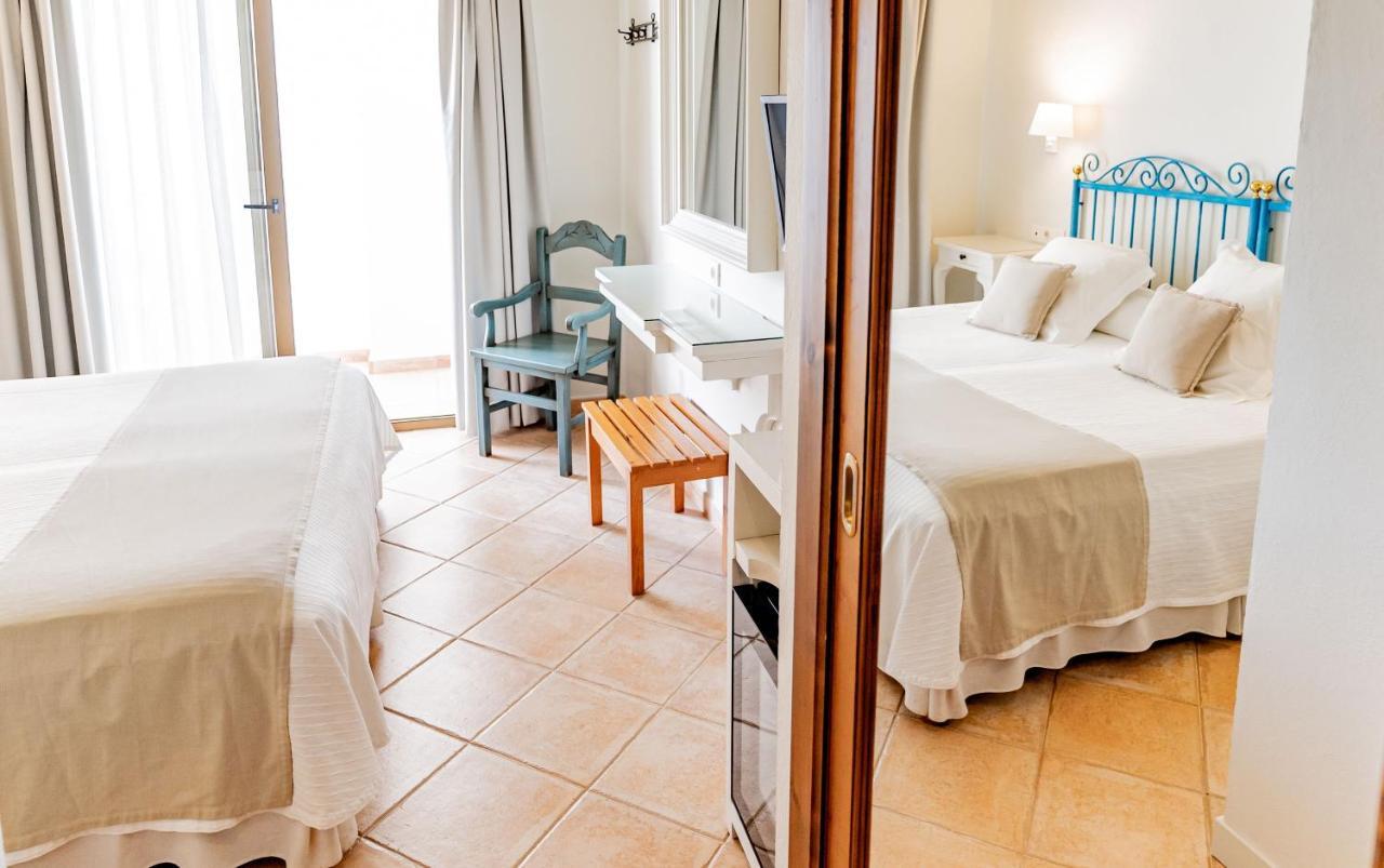 Hostal La Savina ลาซาวีนา ภายนอก รูปภาพ